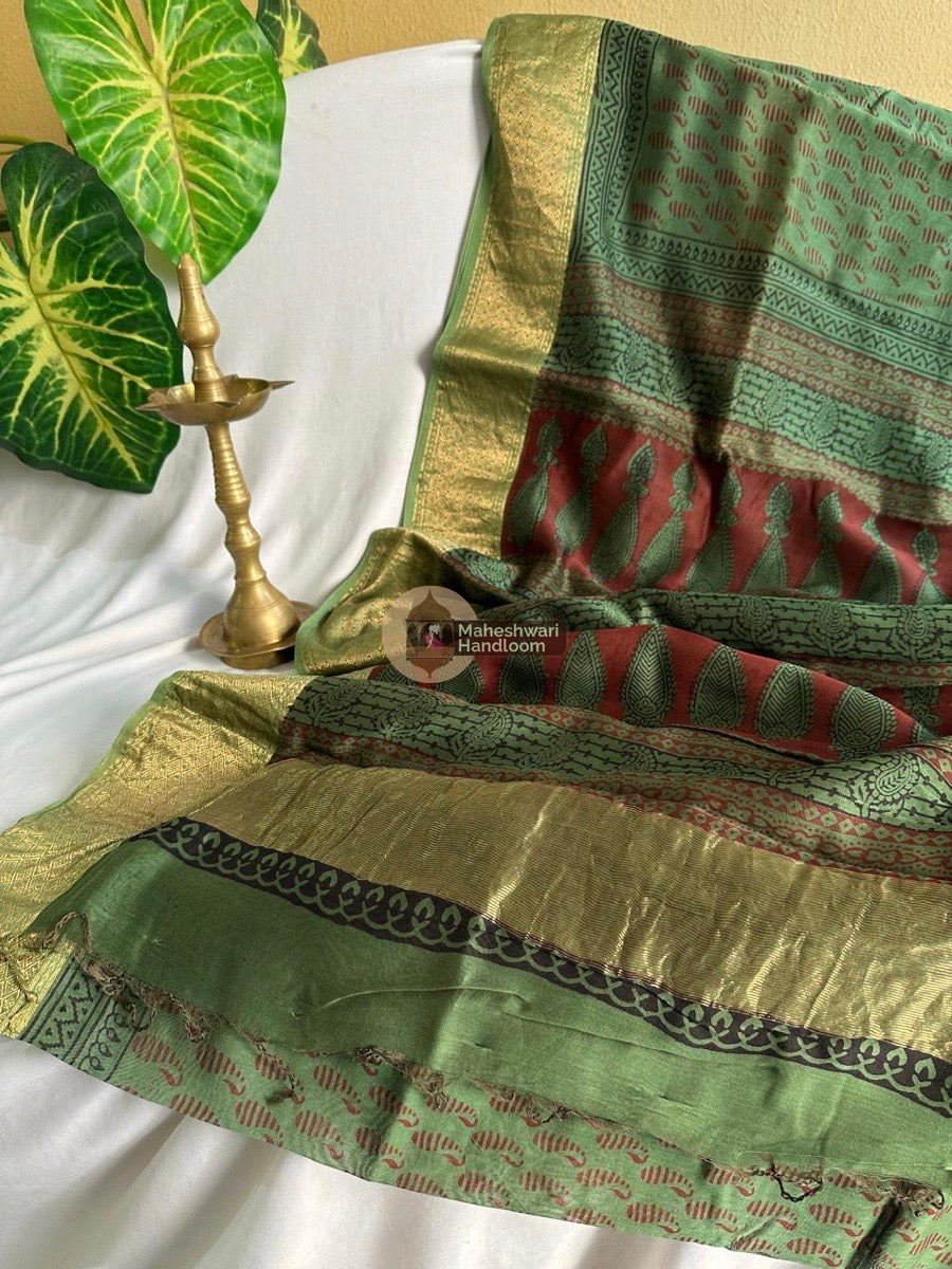 Maheshwari Mehendi Green Bagh Print Silk Cotton Saree 08