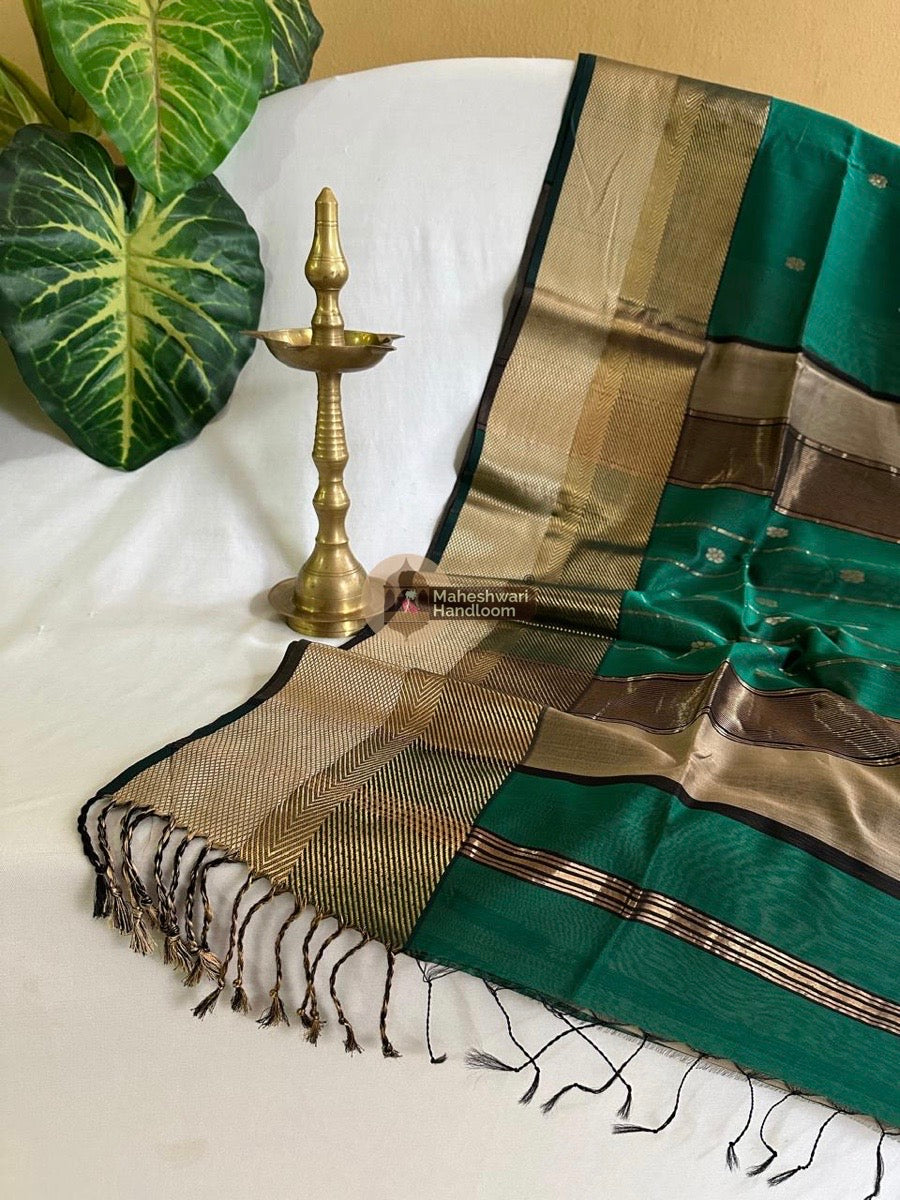 Maheshwari Rama Green Butti Weaving Saree 01