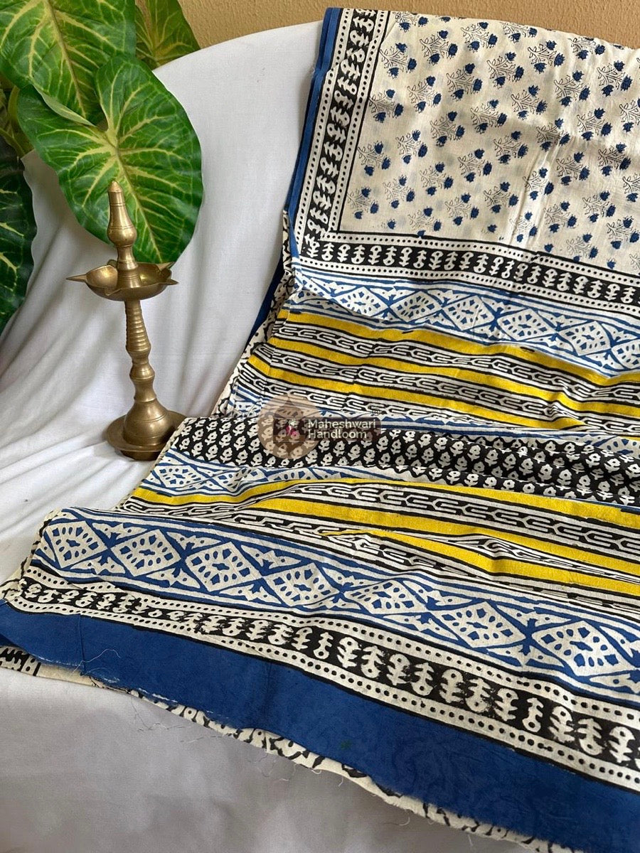 White Cotton Printed Saree 03