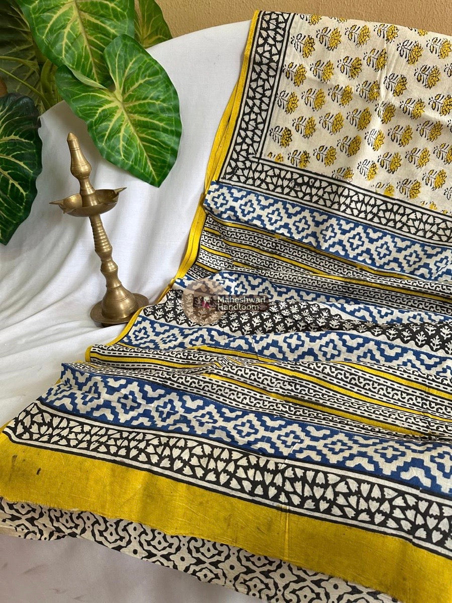 Off White Cotton Printed Saree 030