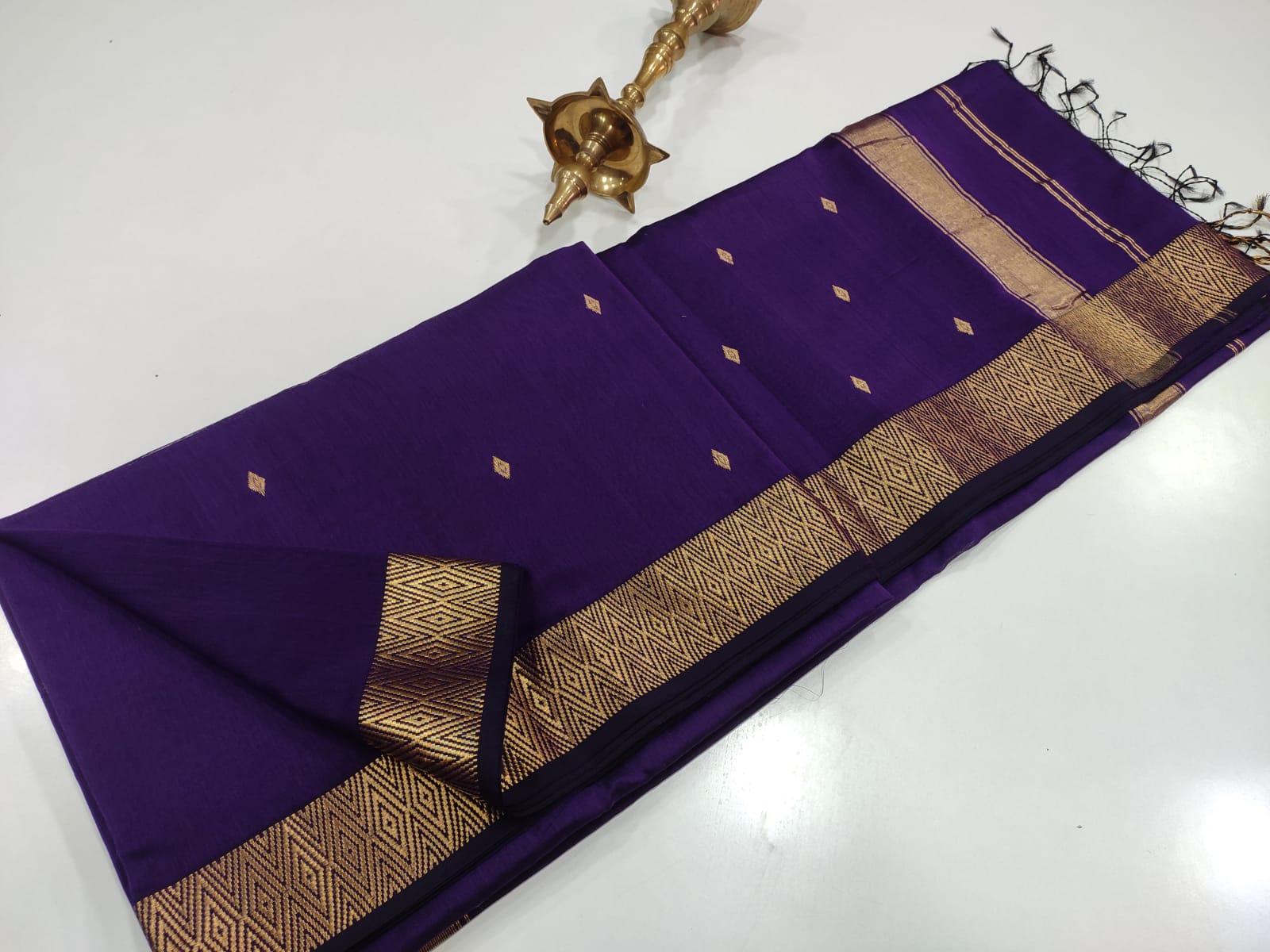 Maheshwari Nayanthara Zari Butti Trending Sarees