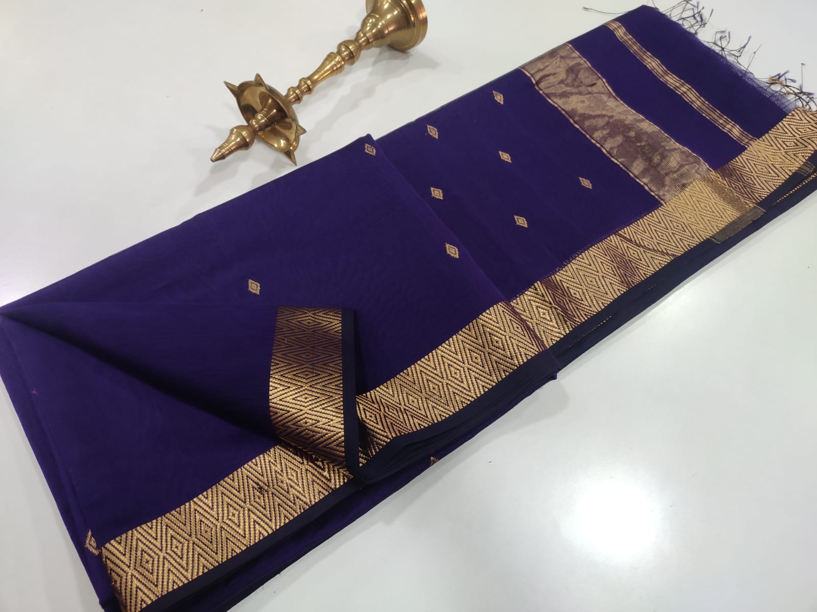 Maheshwari Nayanthara Zari Butti Trending Sarees