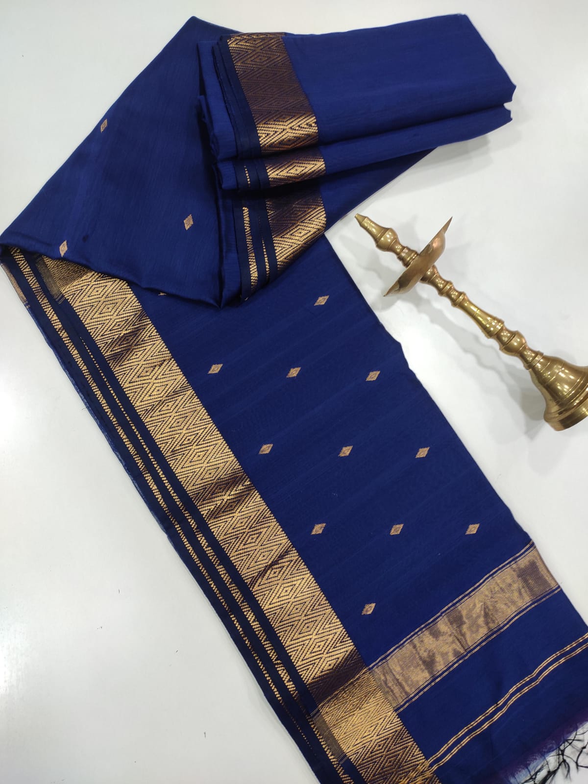 Maheshwari Nayanthara Zari Butti Trending Sarees