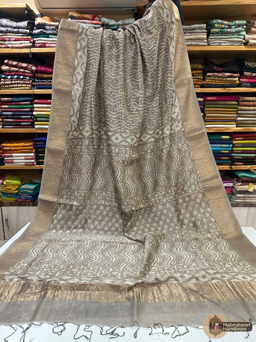 Maheshwari Dabu indigo Kashish Printed Silk Sarees