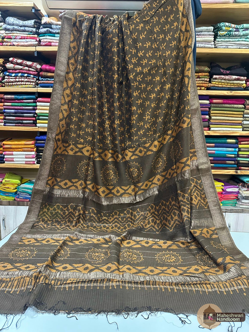 Maheshwari Dabu indigo Kashish Printed Silk Sarees