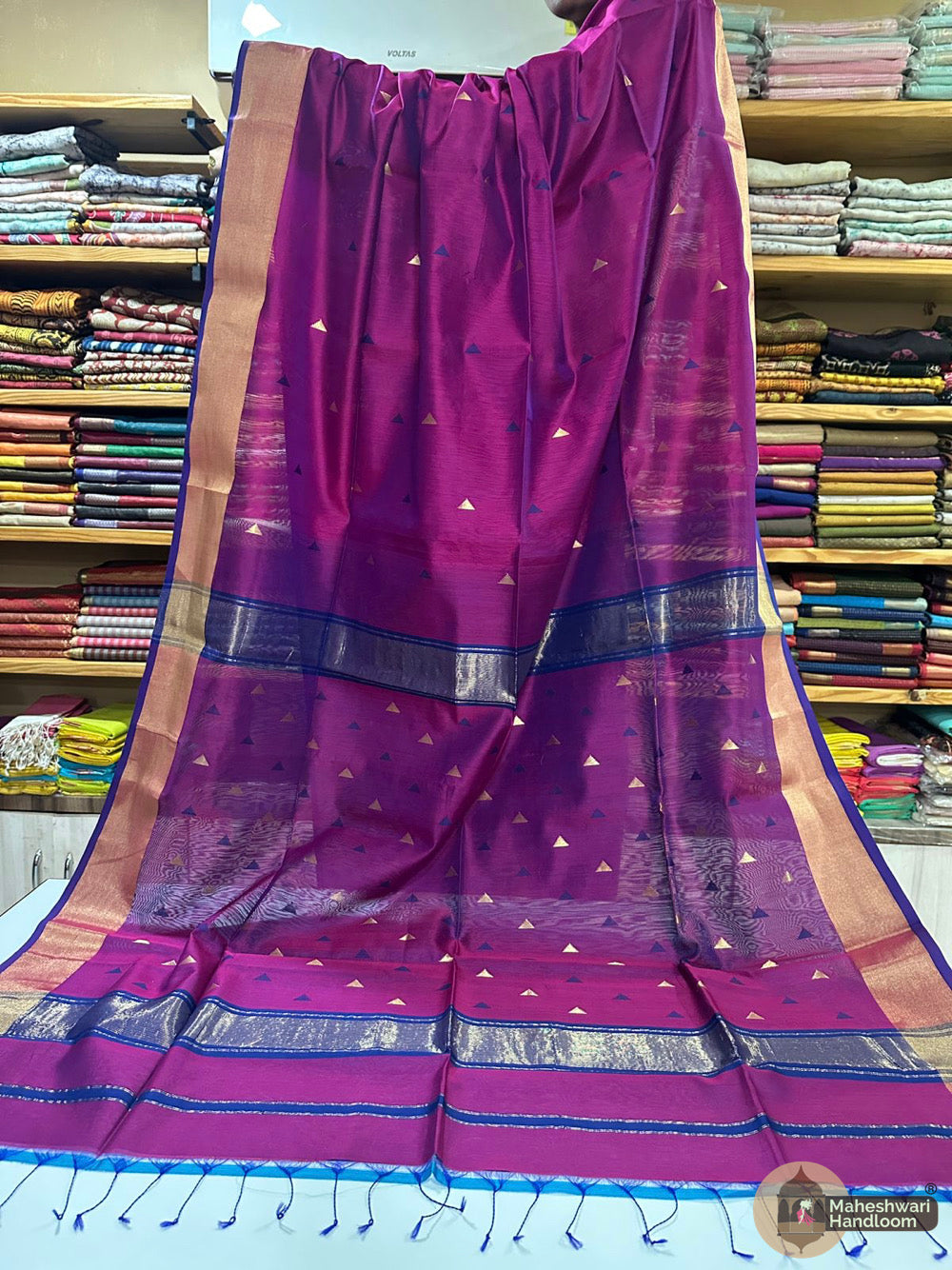 Maheshwari Triangle Zari Butti Sarees