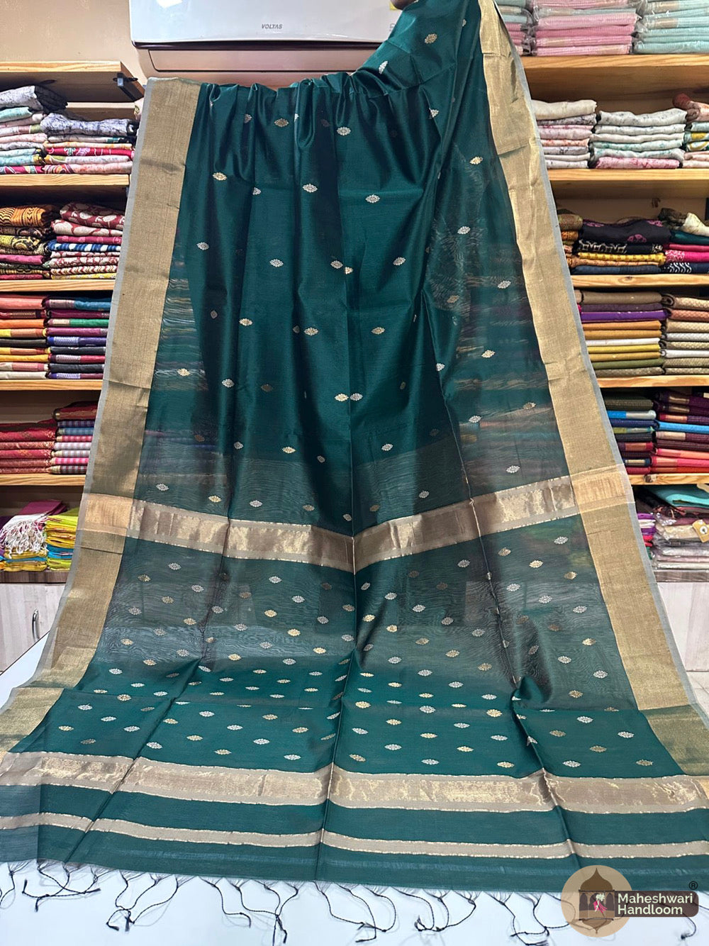 Maheshwari Triangle Zari Butti Sarees