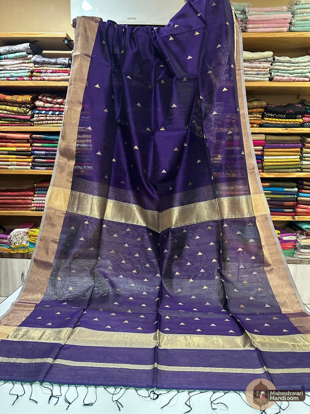 Maheshwari Triangle Zari Butti Sarees