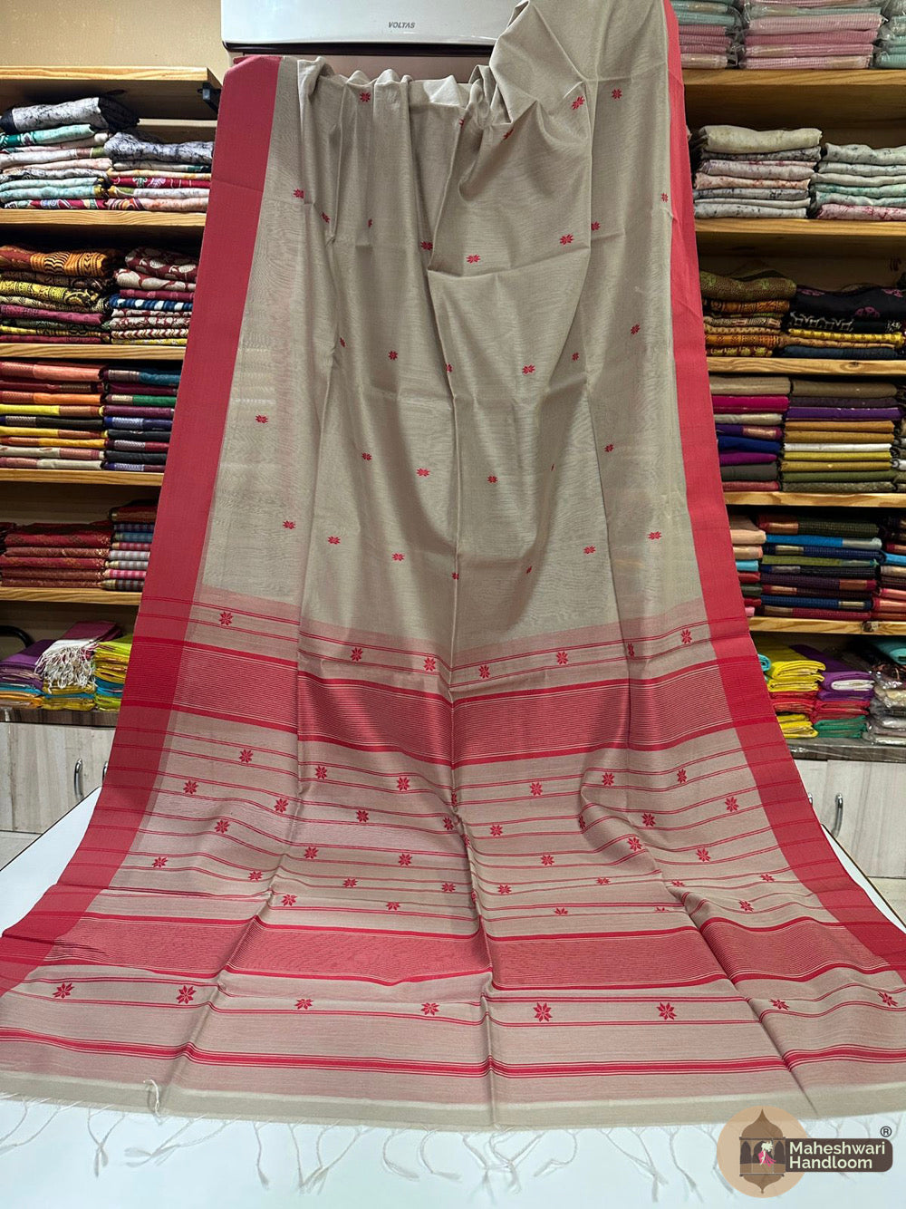 Maheshwari Triangle Zari Butti Sarees