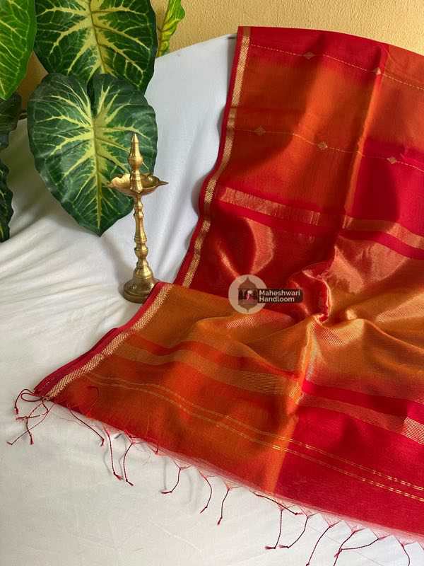 Maheshwari Lining Buti Sarees