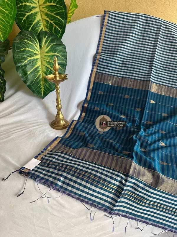 Maheshwari Checks Buti Sarees
