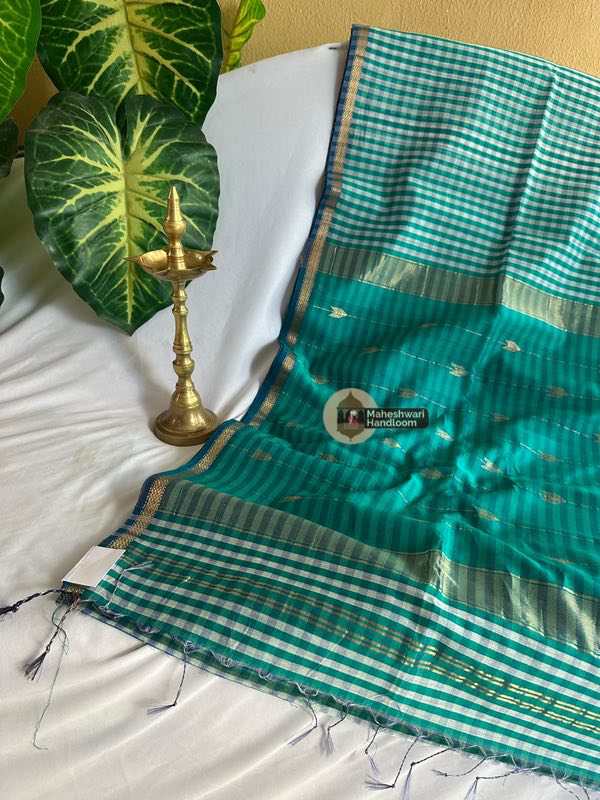 Maheshwari Checks Buti Sarees