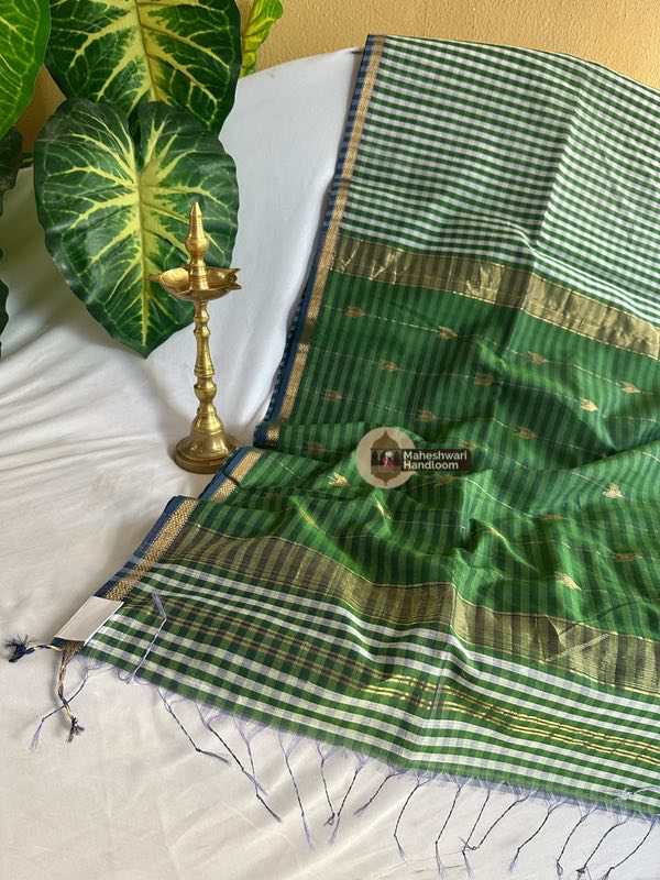 Maheshwari Checks Buti Sarees