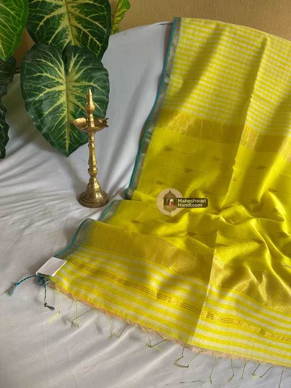 Maheshwari Checks Buti Sarees