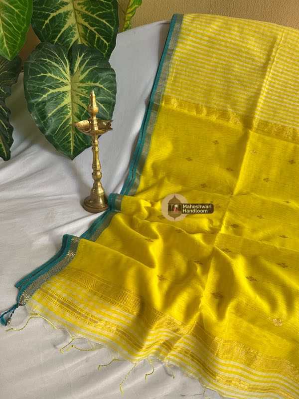Maheshwari Checks Buti Sarees