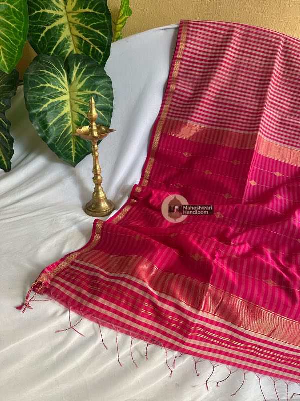 Maheshwari Checks Buti Sarees
