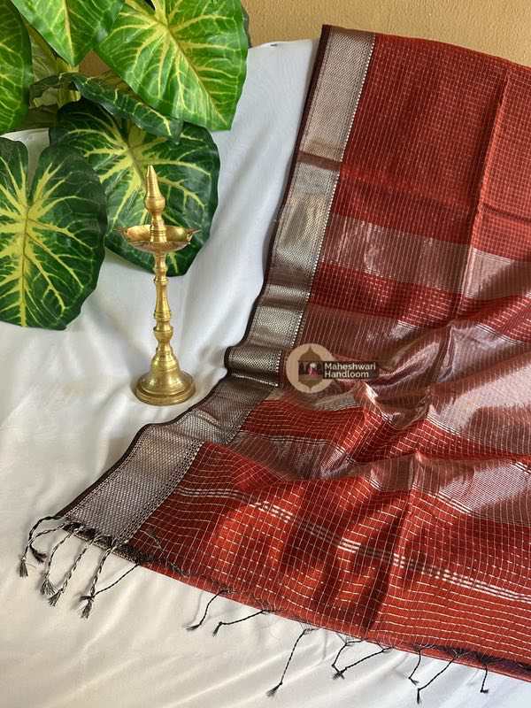 Maheshwari Silver Zari Checks Sarees