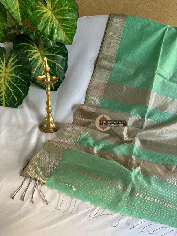 Maheshwari Silver Zari Checks Sarees