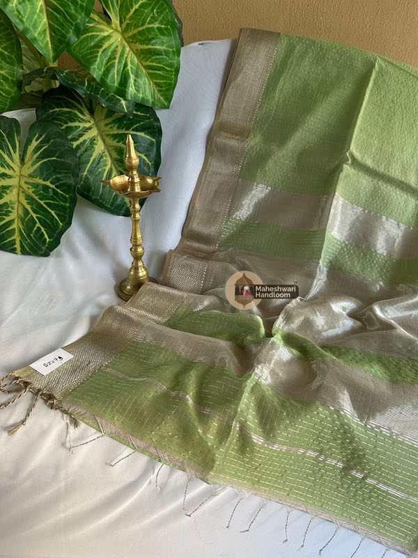Maheshwari Silver Zari Checks Sarees
