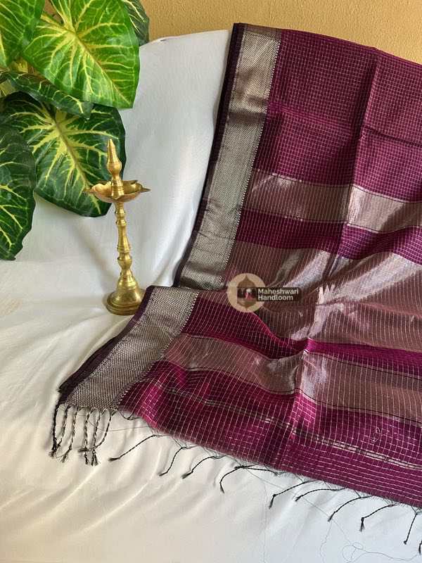 Maheshwari Silver Zari Checks Sarees