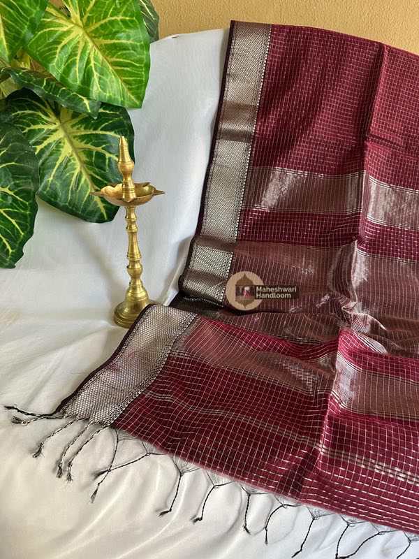 Maheshwari Silver Zari Checks Sarees