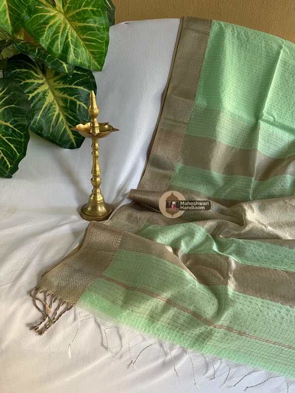 Maheshwari Silver Zari Checks Sarees