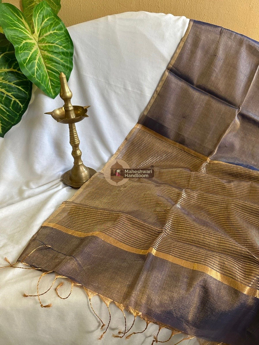 Exclusive Dark Blue Maheshwari Full Tissue Weaving Saree With Thin Zari Border 08