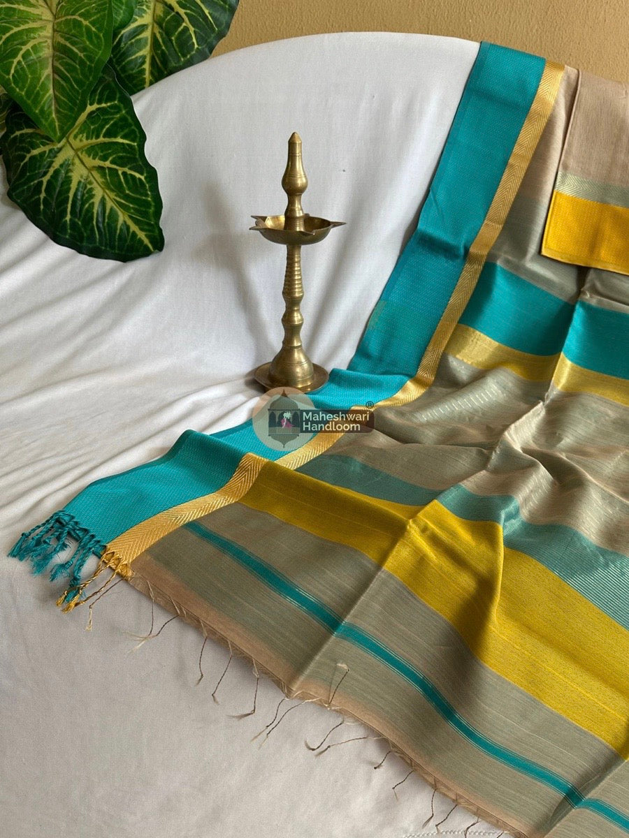 Beige Ganga Jamuna Border Saree 027