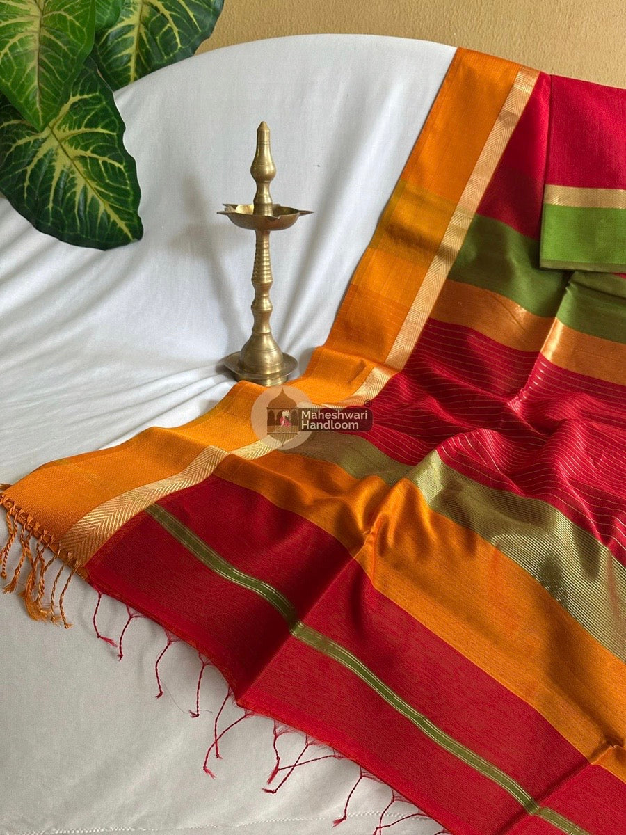 Red Ganga Jamuna Border Saree 018