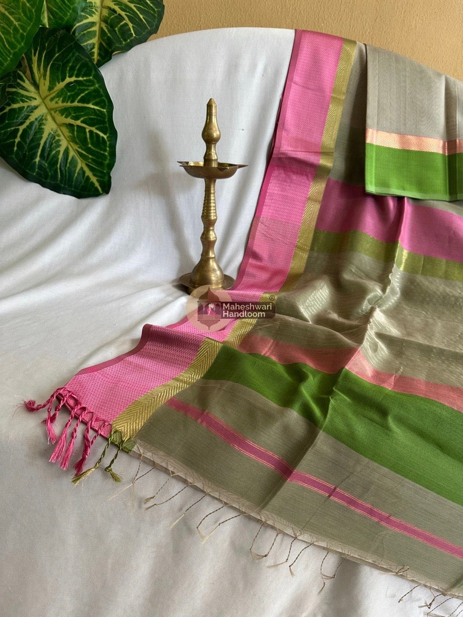 Beige Ganga Jamuna Border Saree 01