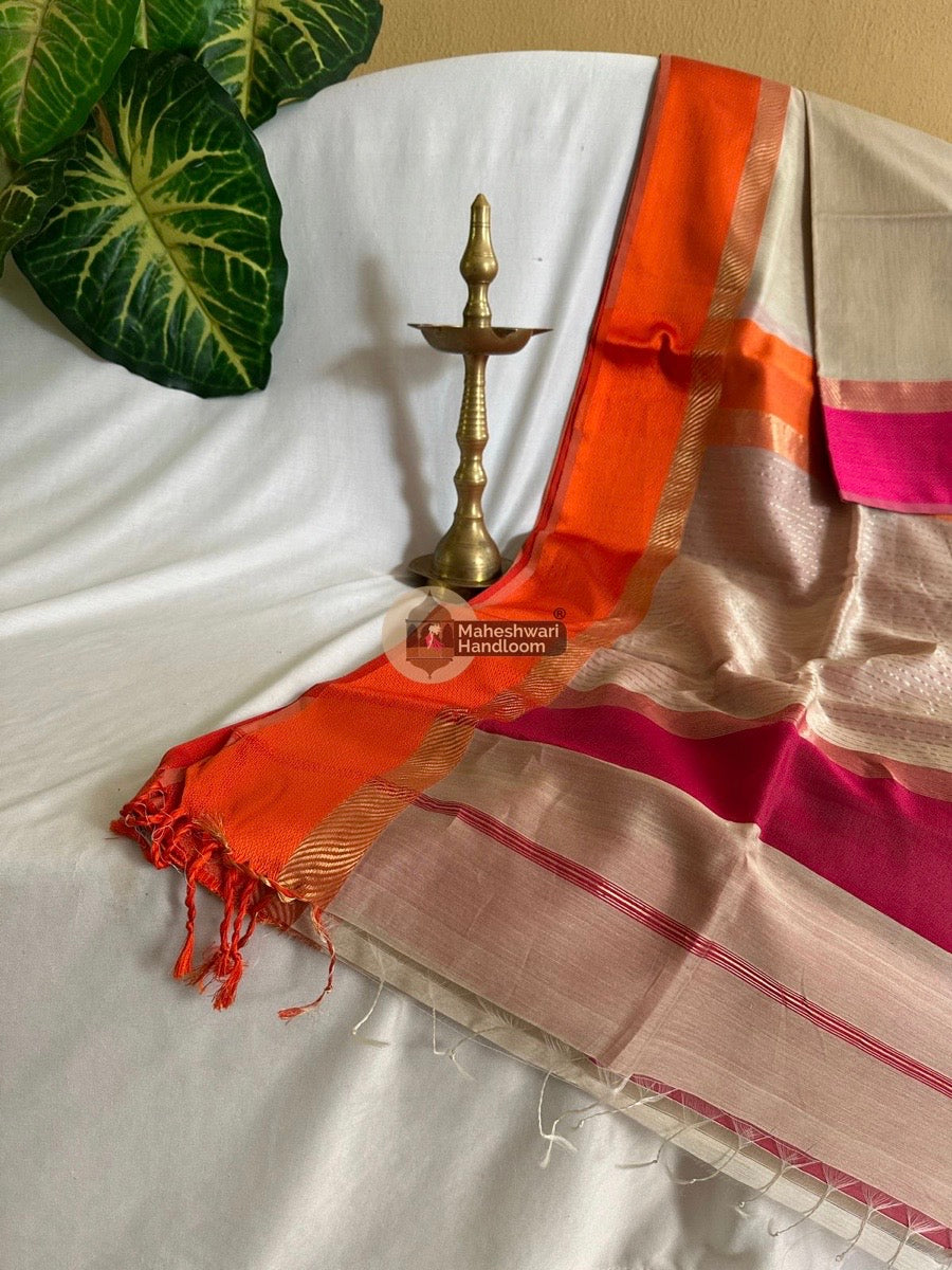 Beige Ganga Jamuna Border Saree 022