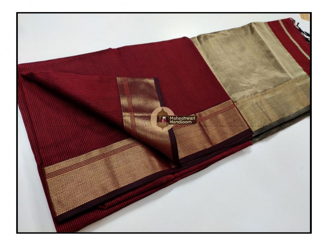 Maheshwari Red Checks Fabric Saree 