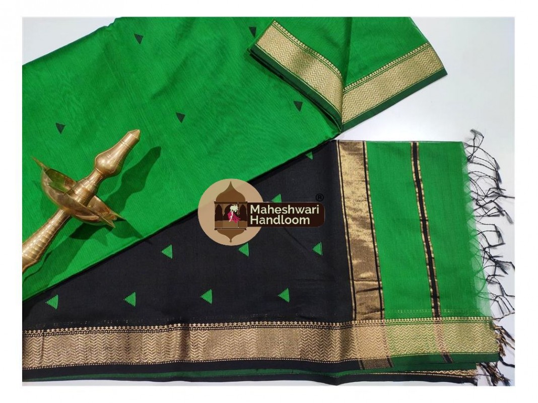 Maheshwari Green Tringle Buti saree