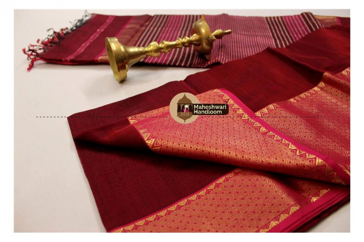 Maheshwari Maroon Jari Diamond Chatai saree