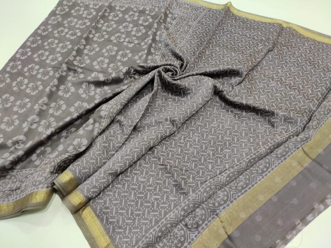 Maheshwari Grey Handwoven Dabu Handblock Kashish Printed Saree