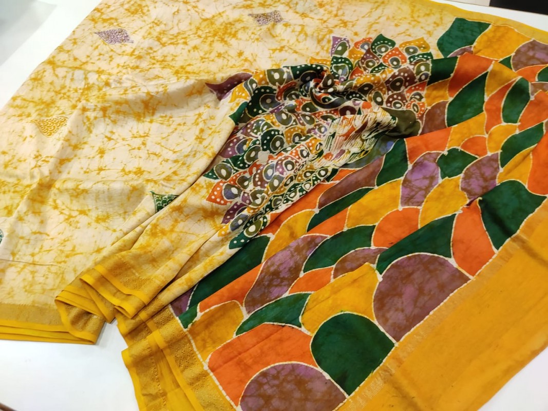 Maheshwari  Yellow Colour Handwoven Indoasian Batik Handpainted Sarees with Zari Border